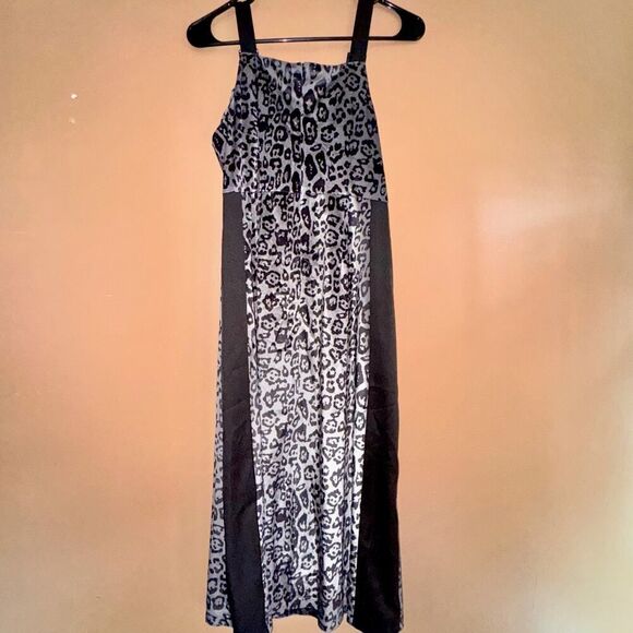 DAZY Women's Black Grey Cheetah Print Velour Shift Dress - Picture 8 of 9